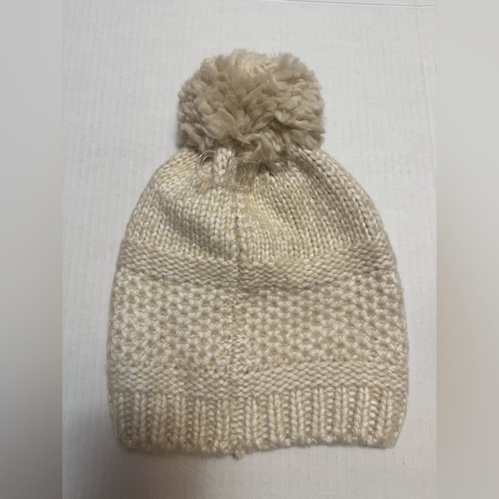 Universal thread Beanie - Picture 2 of 3